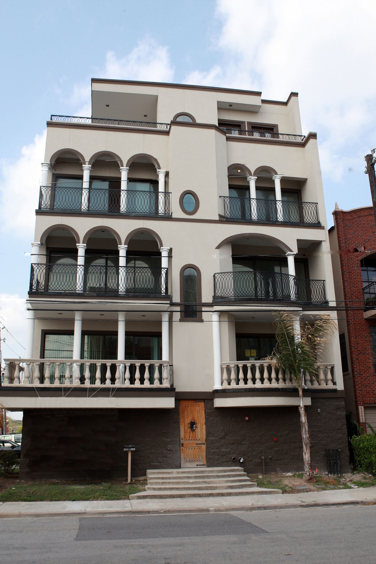 Arzu Condos